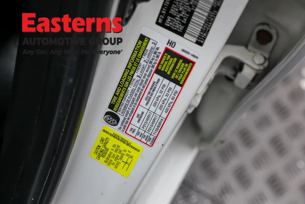 Used 2018 White Toyota SE image 32