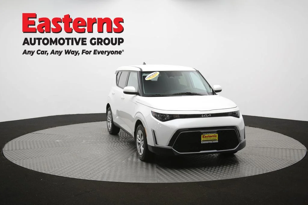 Used 2023 White Kia LX image 49
