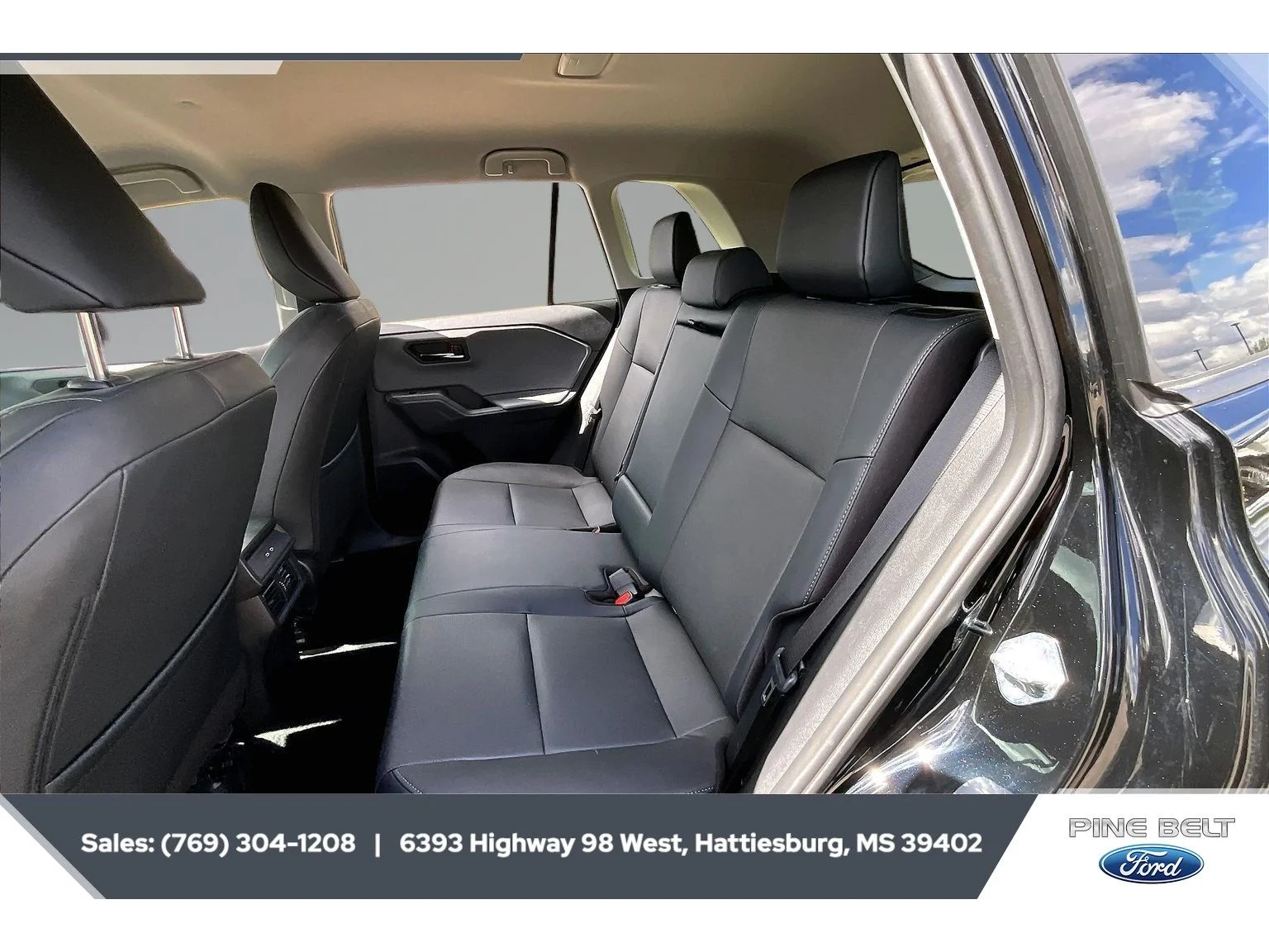 Used 2026 Midnight Black Metallic Toyota XLE Premium image 19