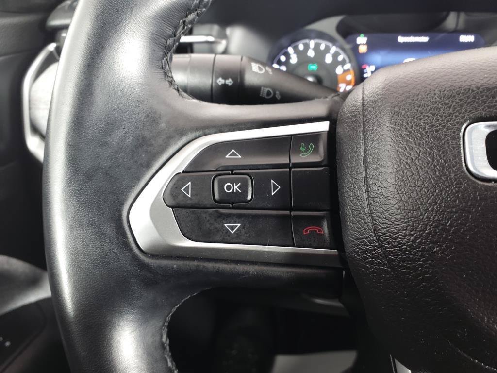 Used 2022 White Jeep Latitude Lux image 24