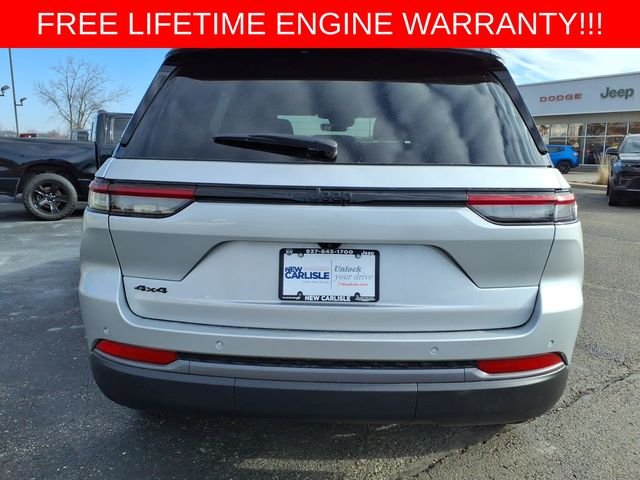 New 2026 Silver Zynith Exterior Paint Jeep Altitude image 6