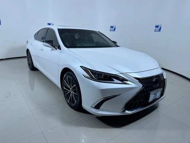 Used 2024 White Lexus ES 350 Luxury image 1