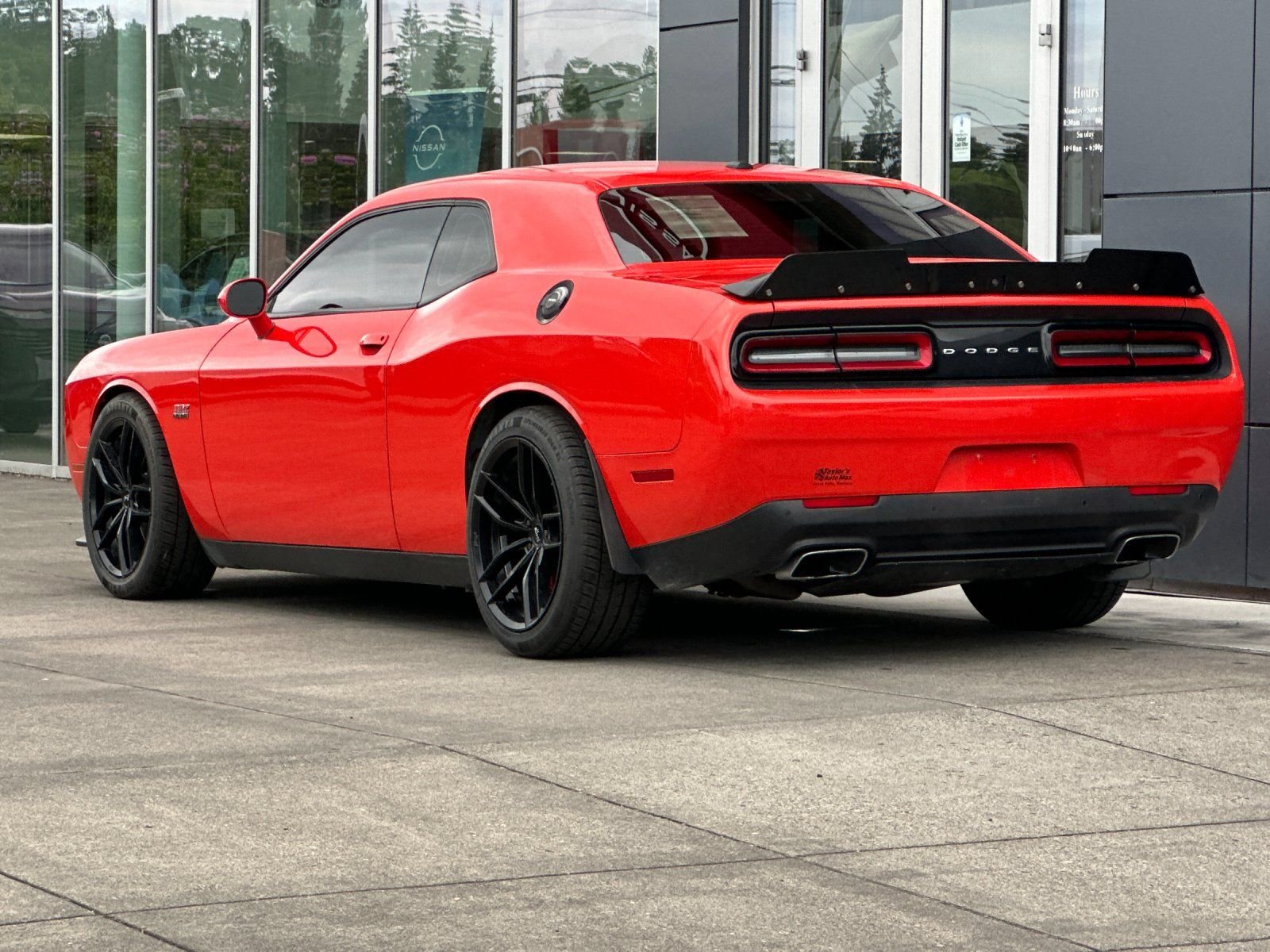 Used 2016 Go Mango Dodge SRT 392 image 5