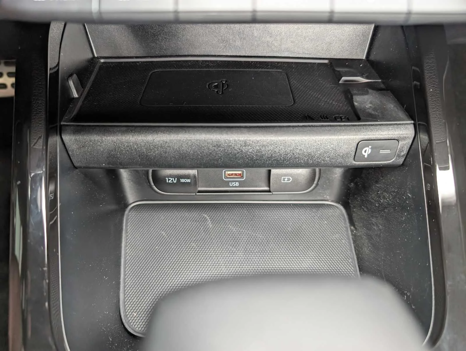 Used 2023 Aurora Black Kia GT-Line image 33