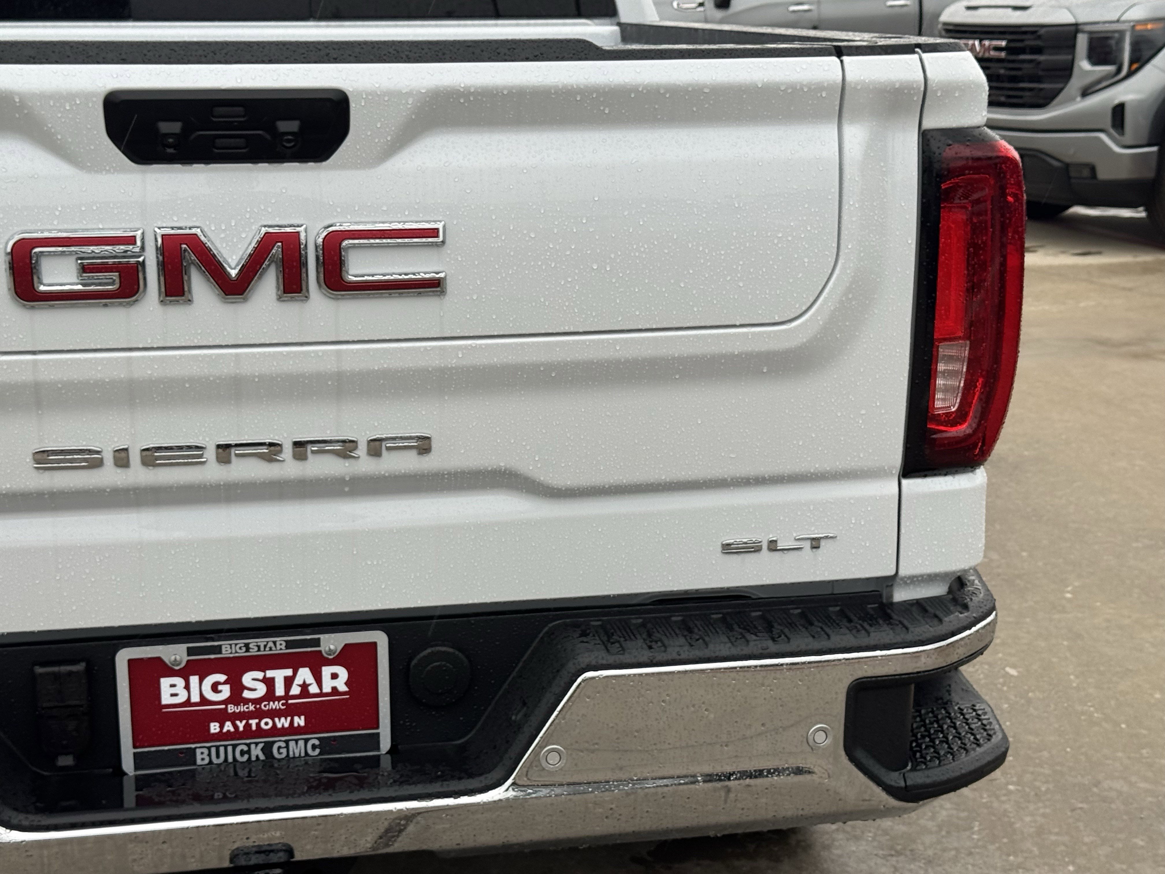 2026 GMC Sierra 1500 SLT - Photo 9