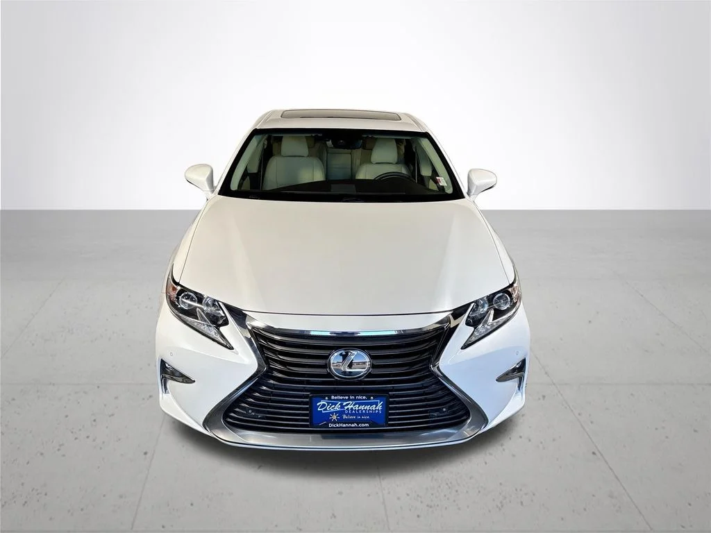 Used 2018 White Pearl Lexus 350 image 3