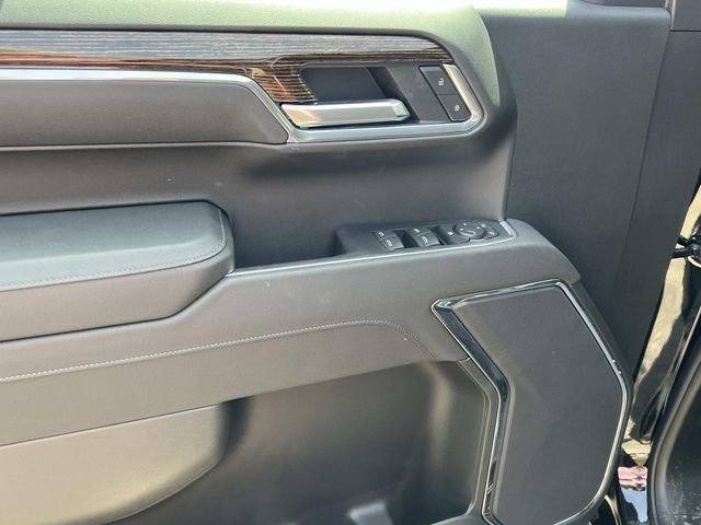 New 2026 Onyx Black GMC Elevation image 16