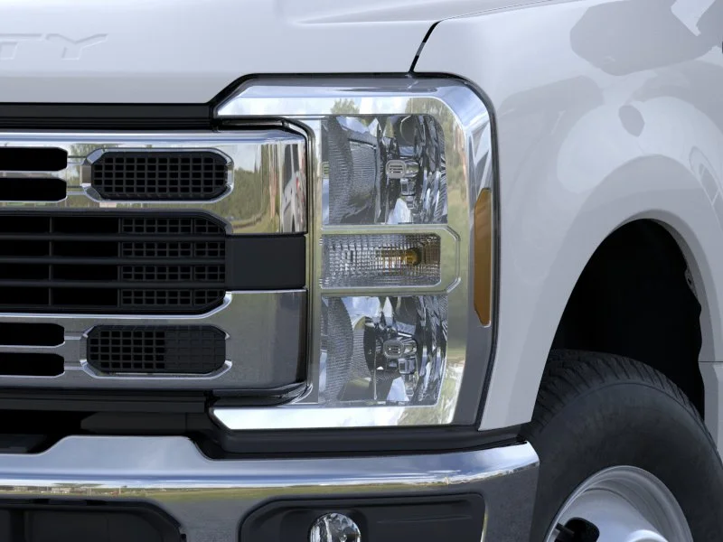 New 2026 Oxford White Ford F-350® XL image 18