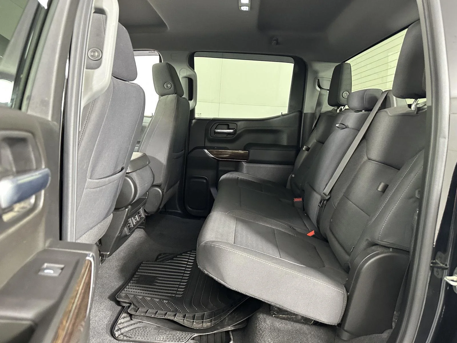 Used 2020 Onyx Black GMC Elevation image 38