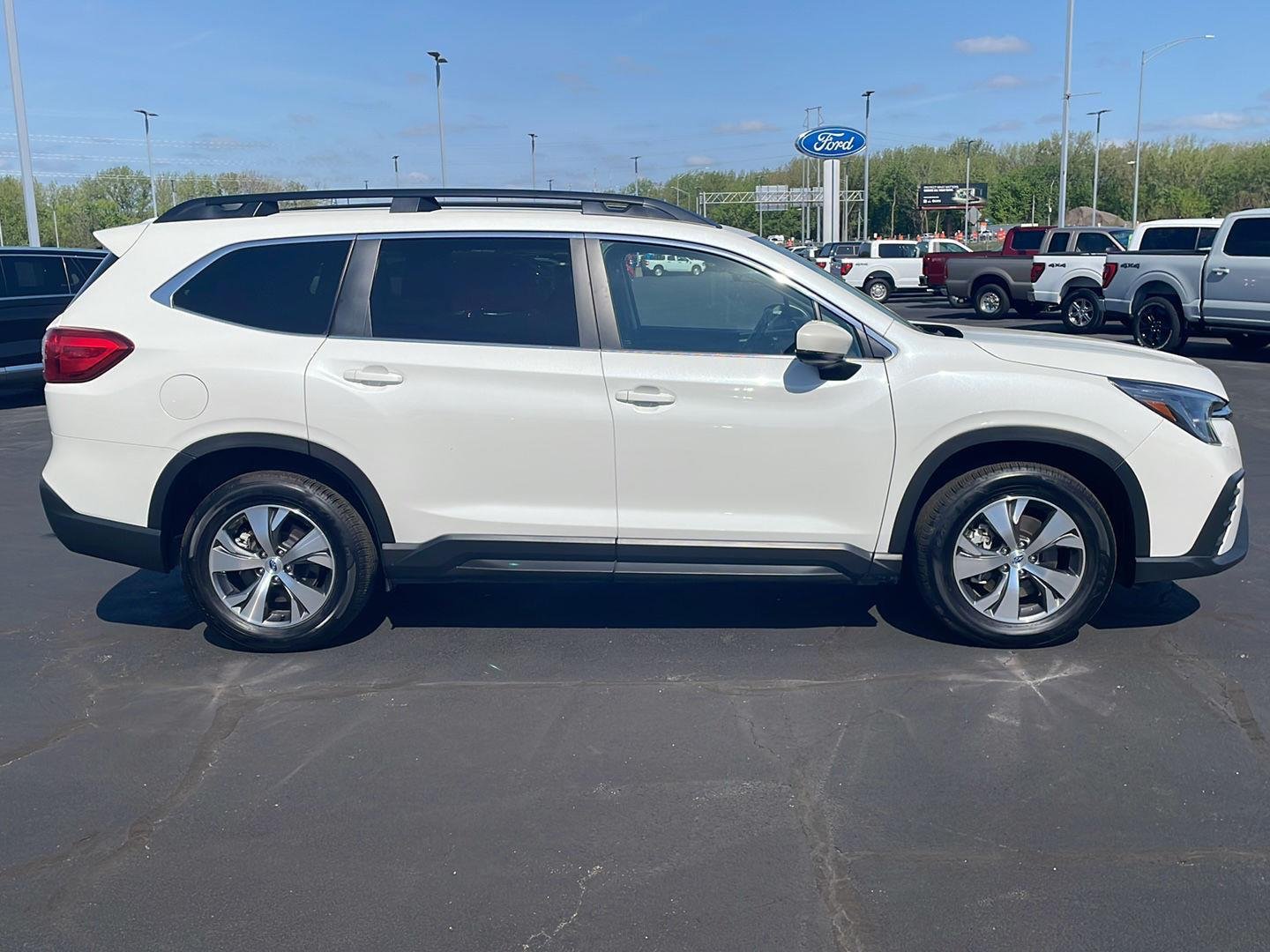 Used 2025 Crystal White Pearl Subaru Premium image 6