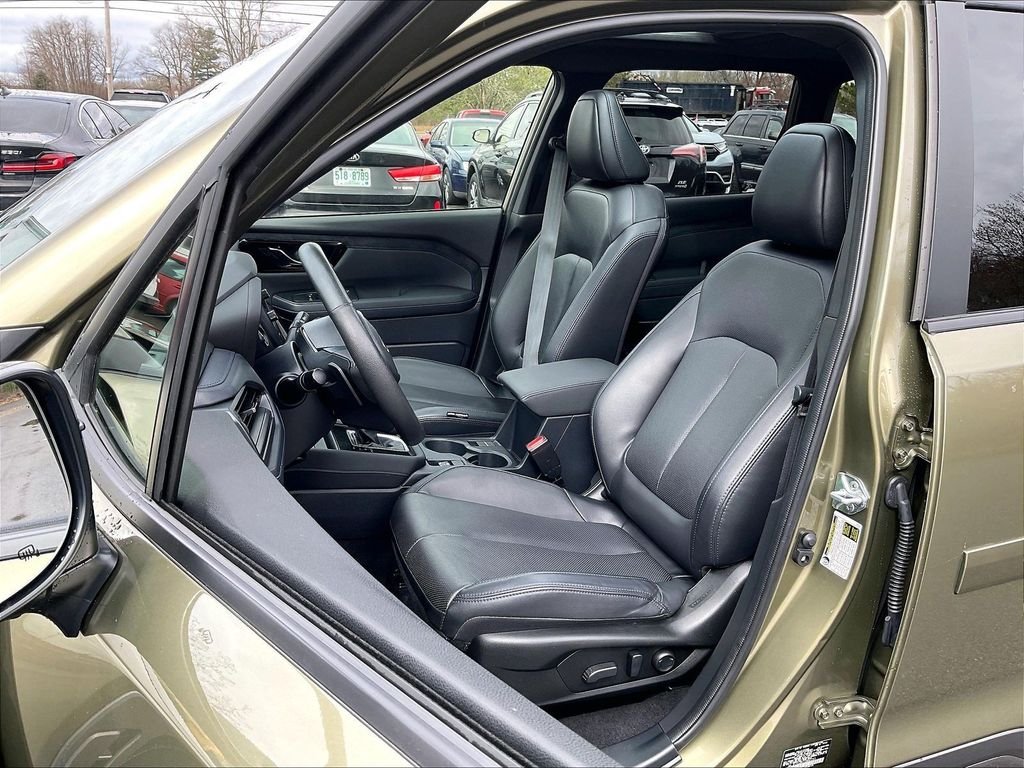 2025 Subaru Forester Limited - Photo 10