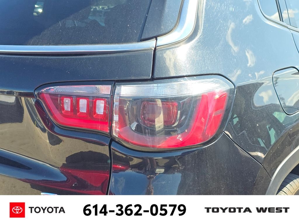 Used 2021 Black Jeep Latitude image 9