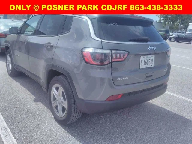 Used 2024 Gray Jeep Latitude image 3