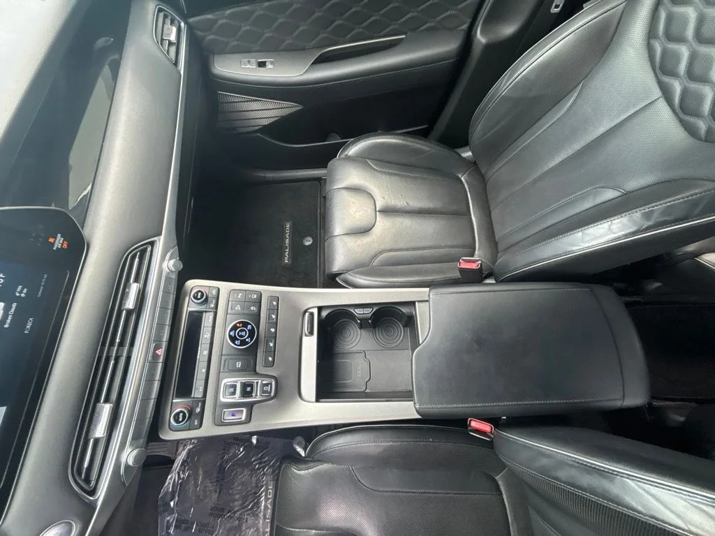 Used 2021 Black Hyundai Calligraphy image 15