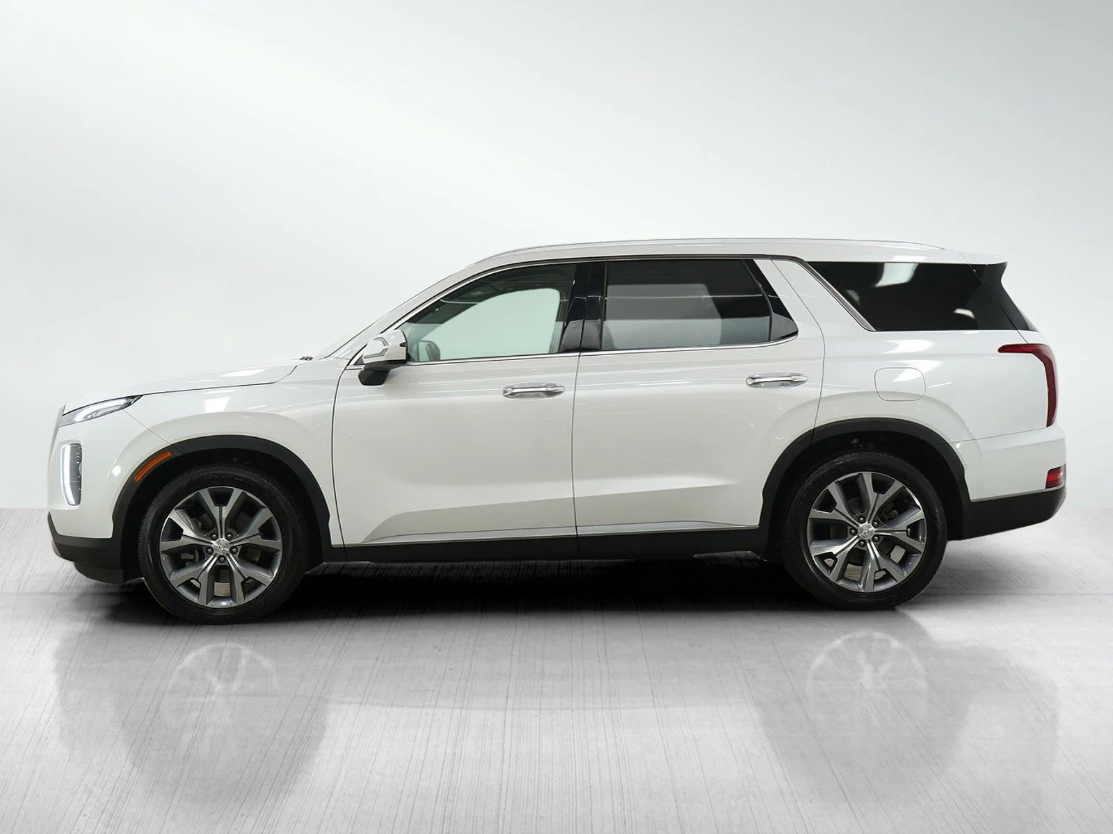 Used 2021 Hyundai Palisade SEL with VIN KM8R4DHE4MU312836 for sale in Wayzata, Minnesota