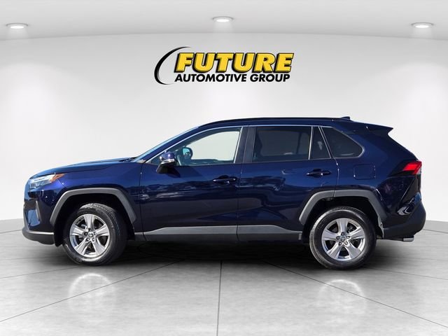 Used 2025  Toyota XLE image 7
