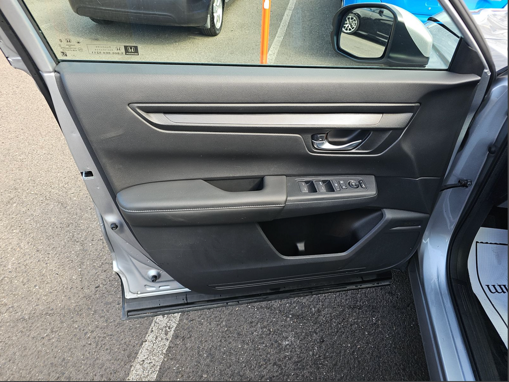 2025 Honda CR-V LX - Photo 16