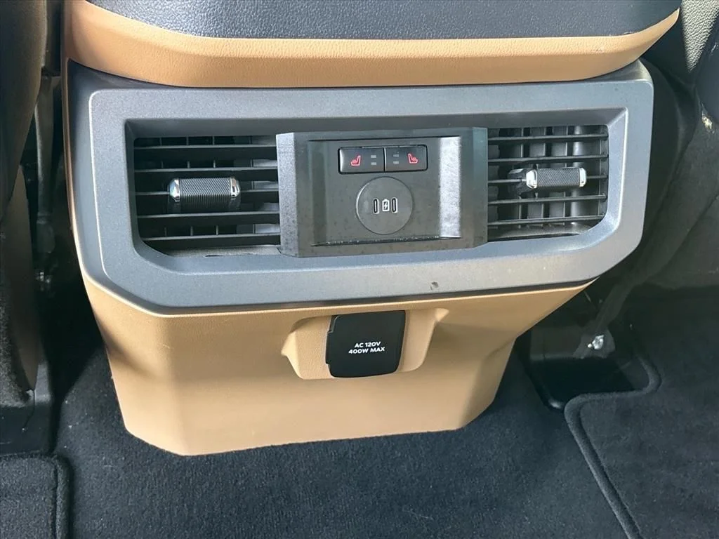 Used 2025 White Ford Lariat image 18