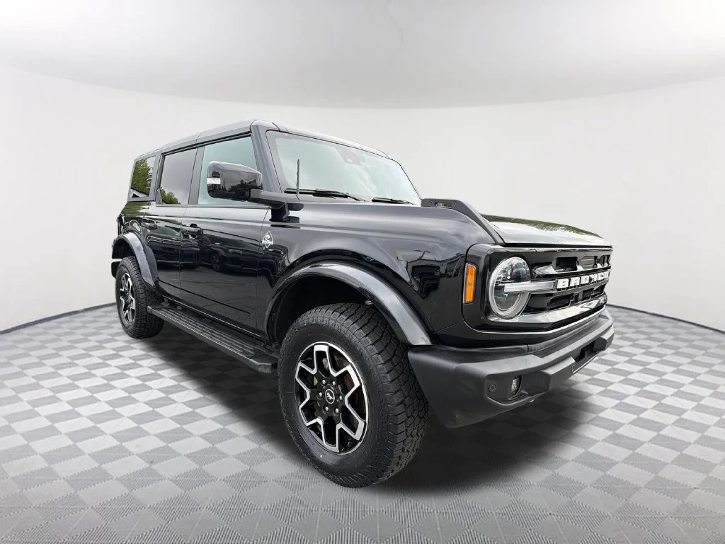Used 2024 Black Ford Outer Banks image 3