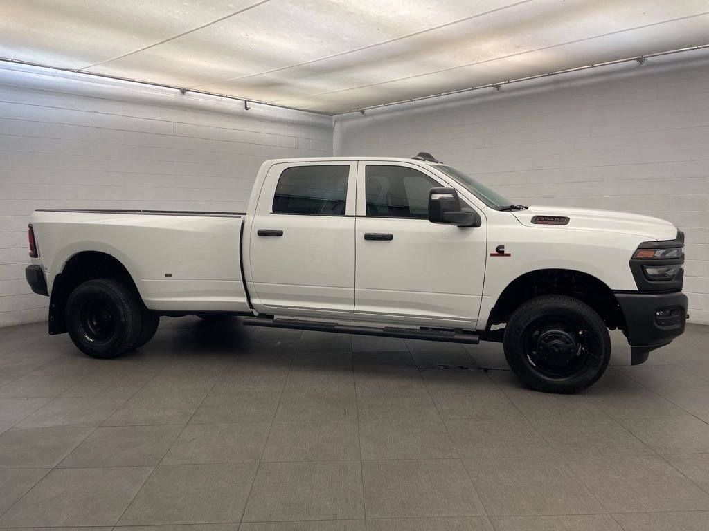 New 2026 Bright White Clear-Coat Exterior Paint RAM Tradesman DRW image 2