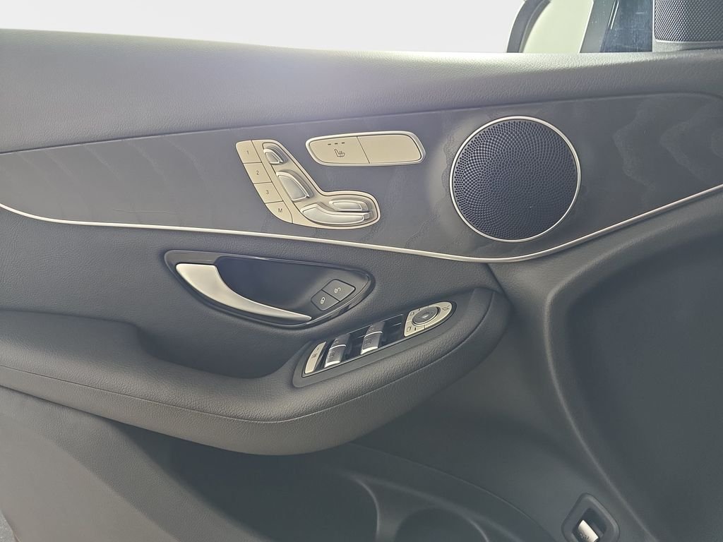 Used 2018 Black Mercedes-Benz GLC 300 image 31