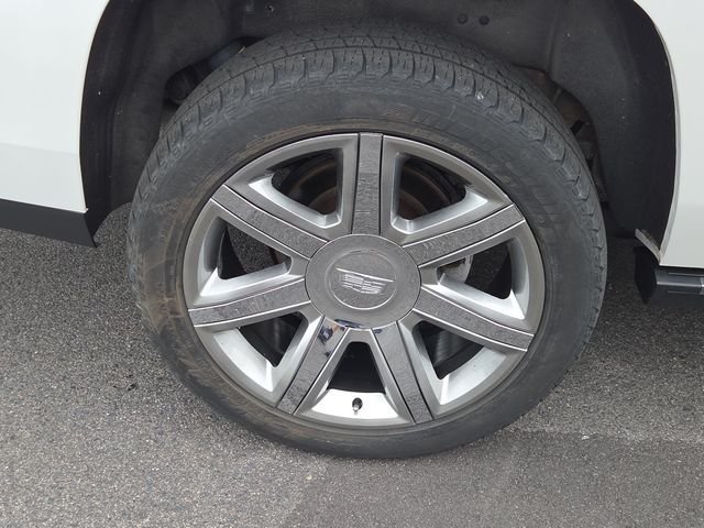 Used 2018 Crystal White Cadillac Premium image 4