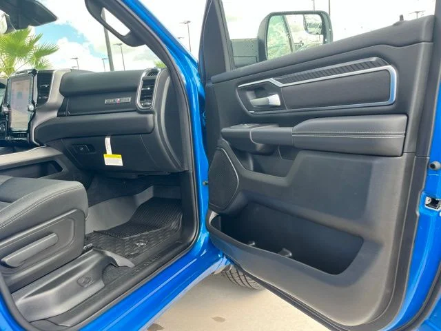 New 2025 Hydro Blue Pearl-Coat Exterior Paint RAM Big Horn/Lone Star image 22