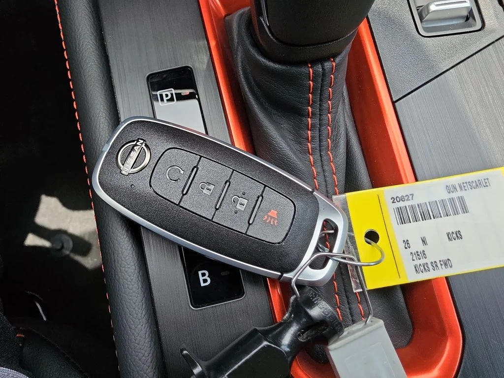 New 2026 Gun Metallic / Scarlet Ember Tintcoat Two-tone Nissan SR image 30
