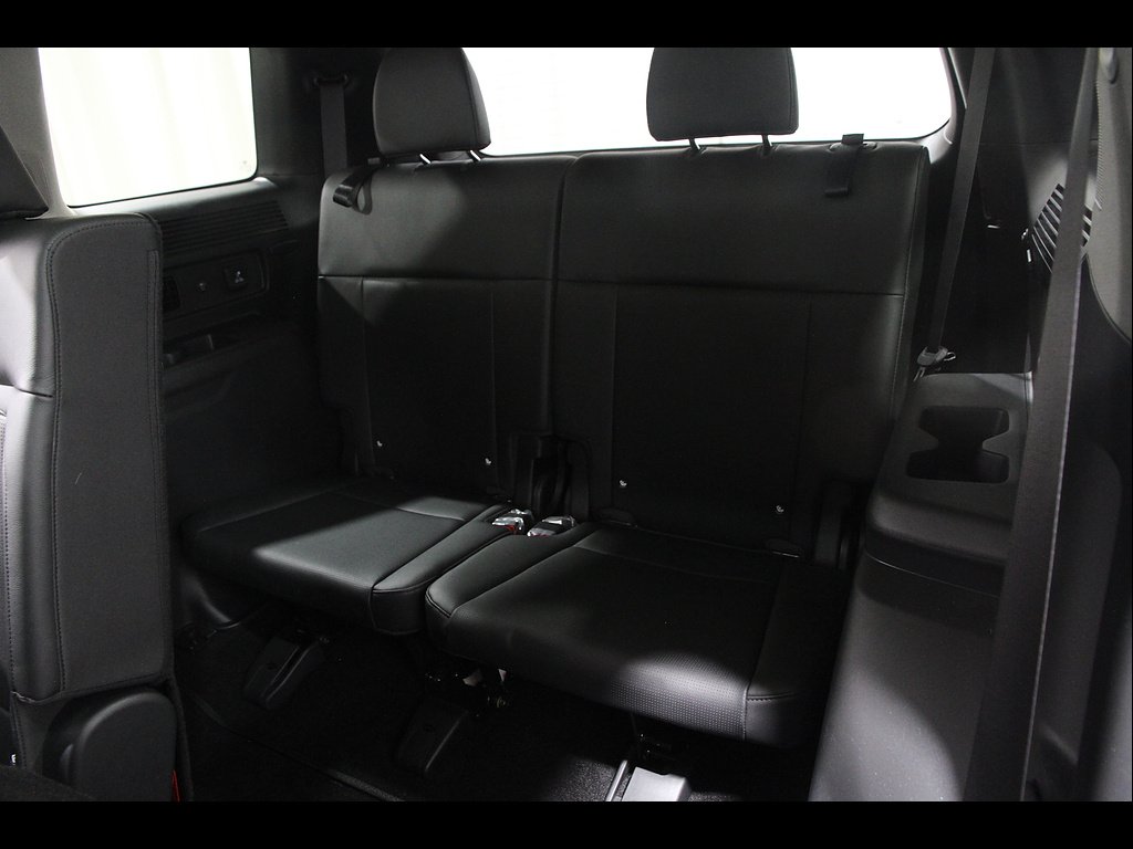 2025 Hyundai Santa Fe Limited - Photo 20