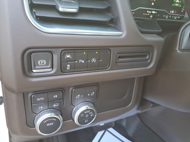 Used 2023 White GMC SLT image 21