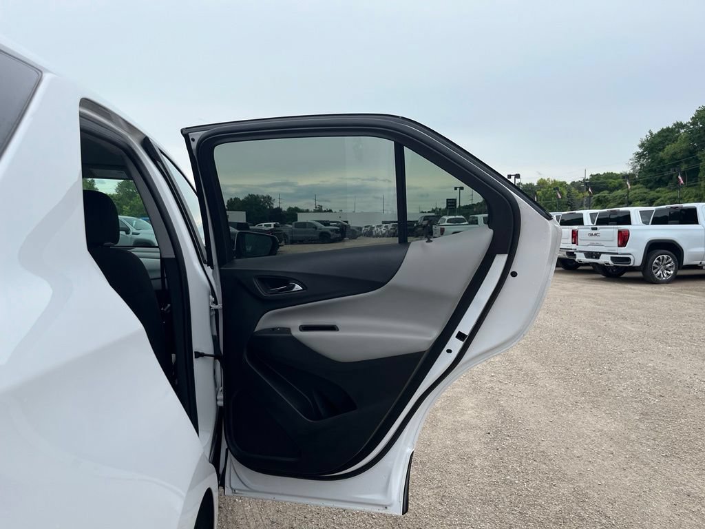 Used 2024 Summit White Chevrolet LT image 32