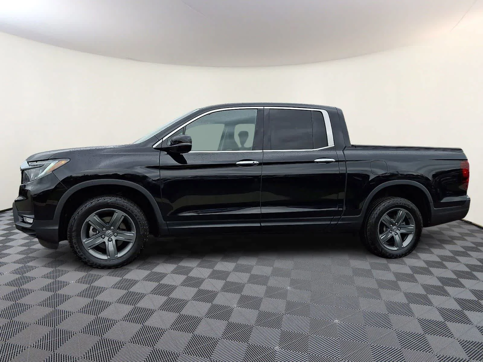 Used 2023 Crystal Black Pearl Honda RTL-E image 8