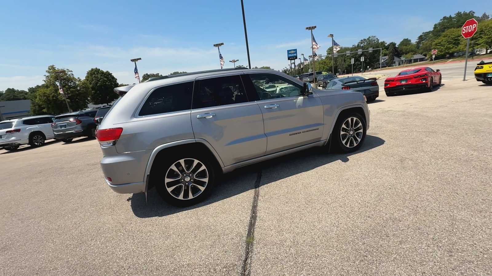 Used 2018 Silver Jeep Overland 4x4 image 8