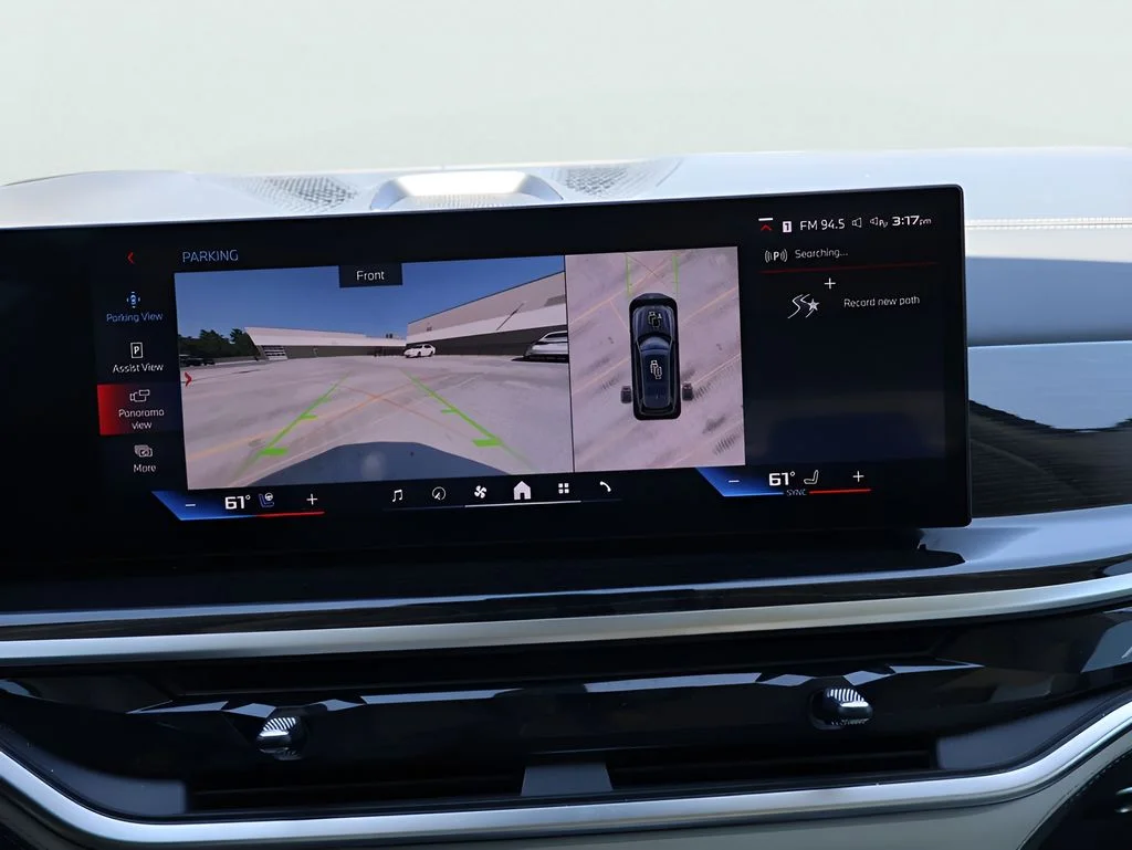 2025 BMW X7 M60i - Photo 27