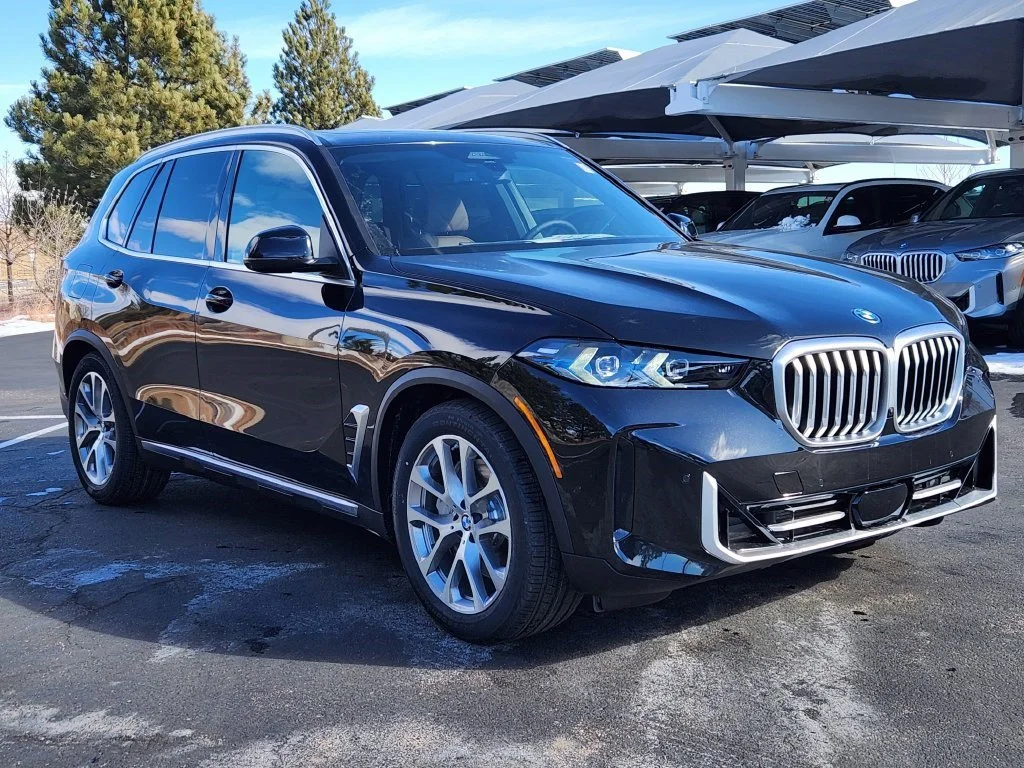 Used 2026 Black BMW xDrive50e image 5