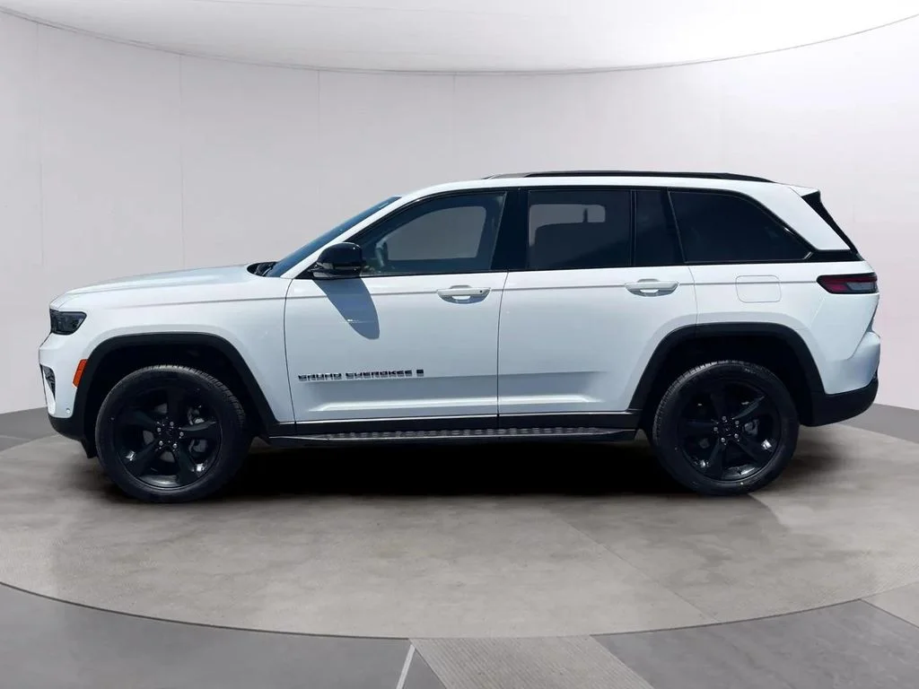 Used 2024 Bright White Clearcoat Jeep Limited image 2