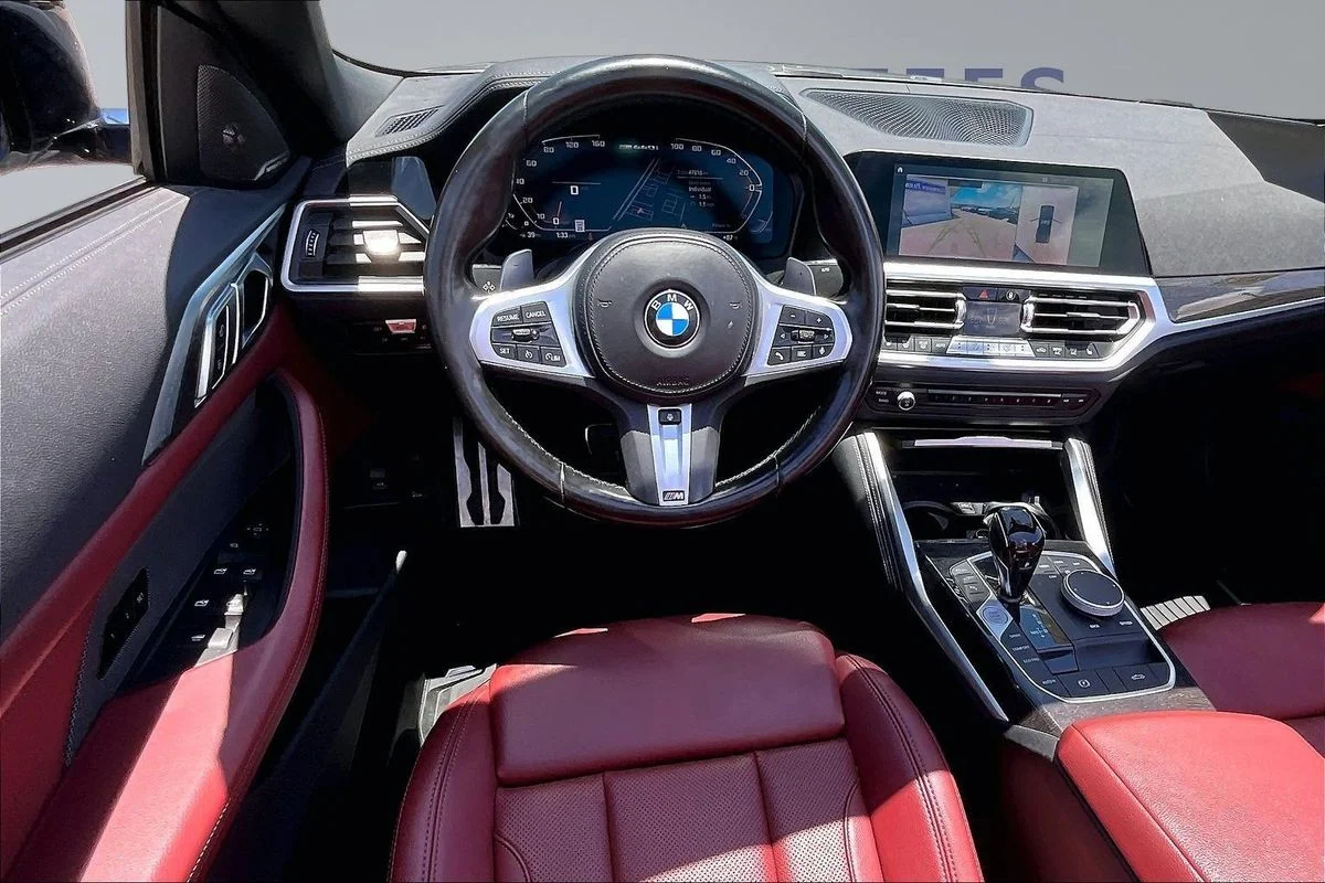 Used 2022  BMW xDrive image 8