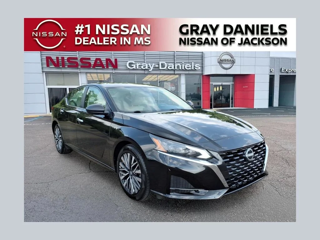 Used 2025 Black Nissan 2.5 SV image 1