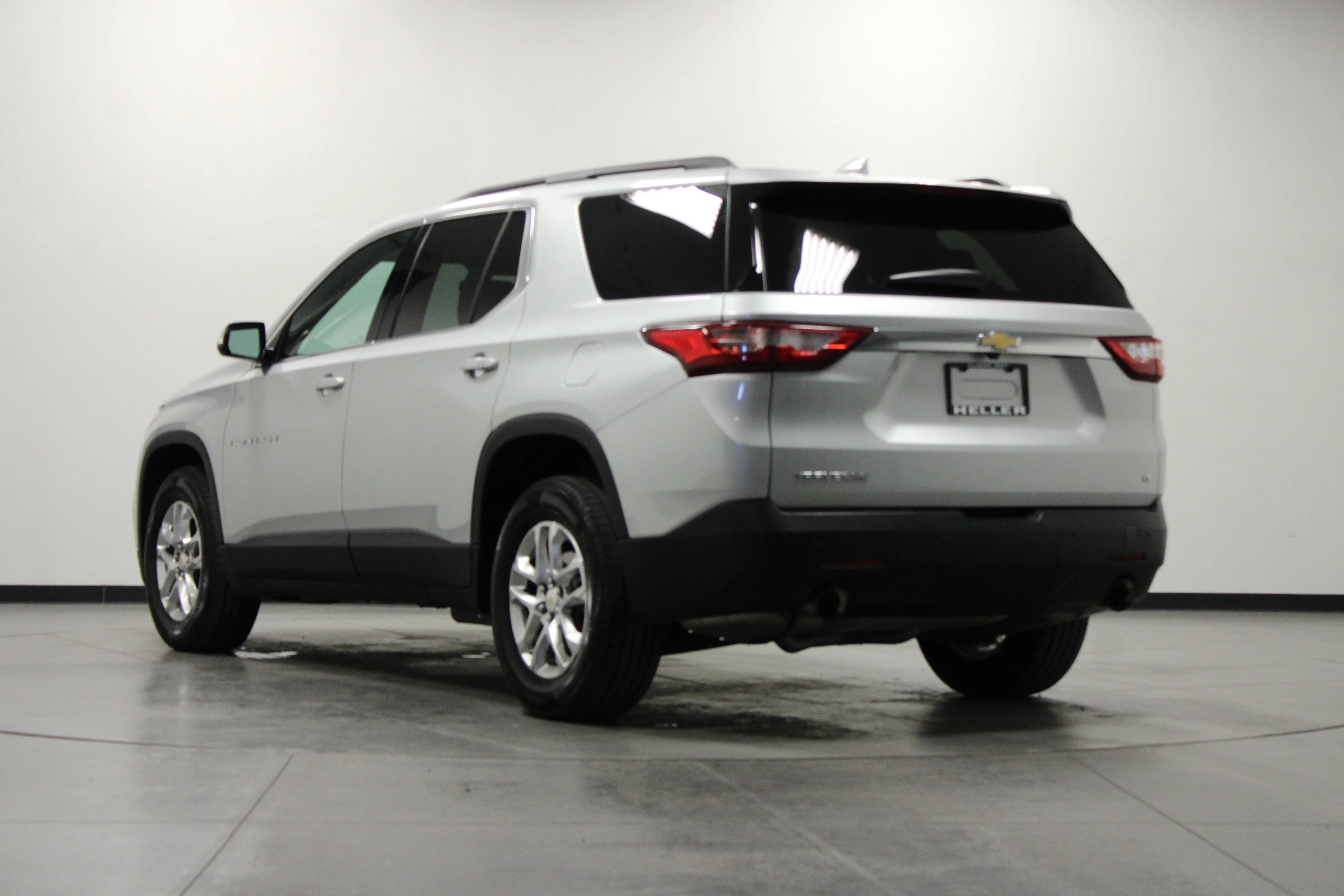 Used 2020 SILVER ICE METALLIC Chevrolet LT Cloth image 6