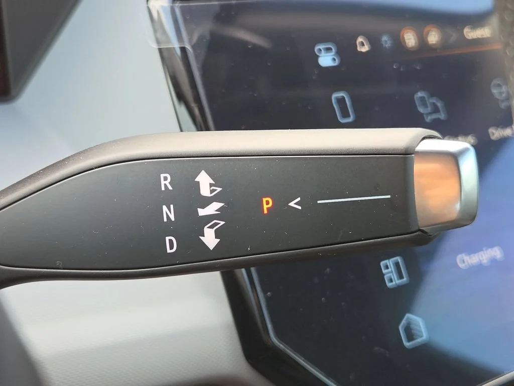 New 2027 Summit White Chevrolet LT image 8