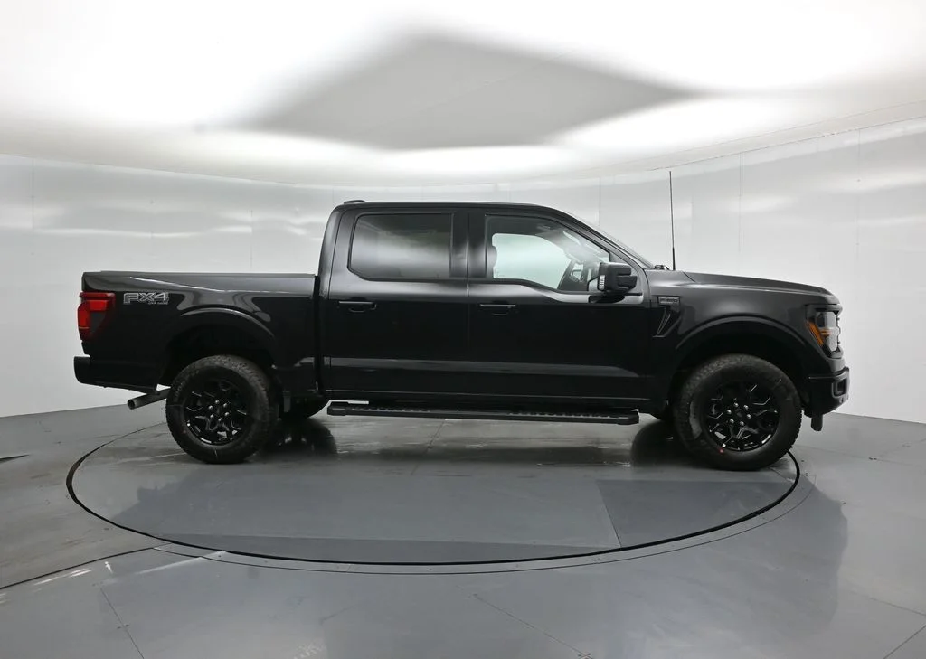 New 2026 Agate Black Metallic Ford XLT image 24