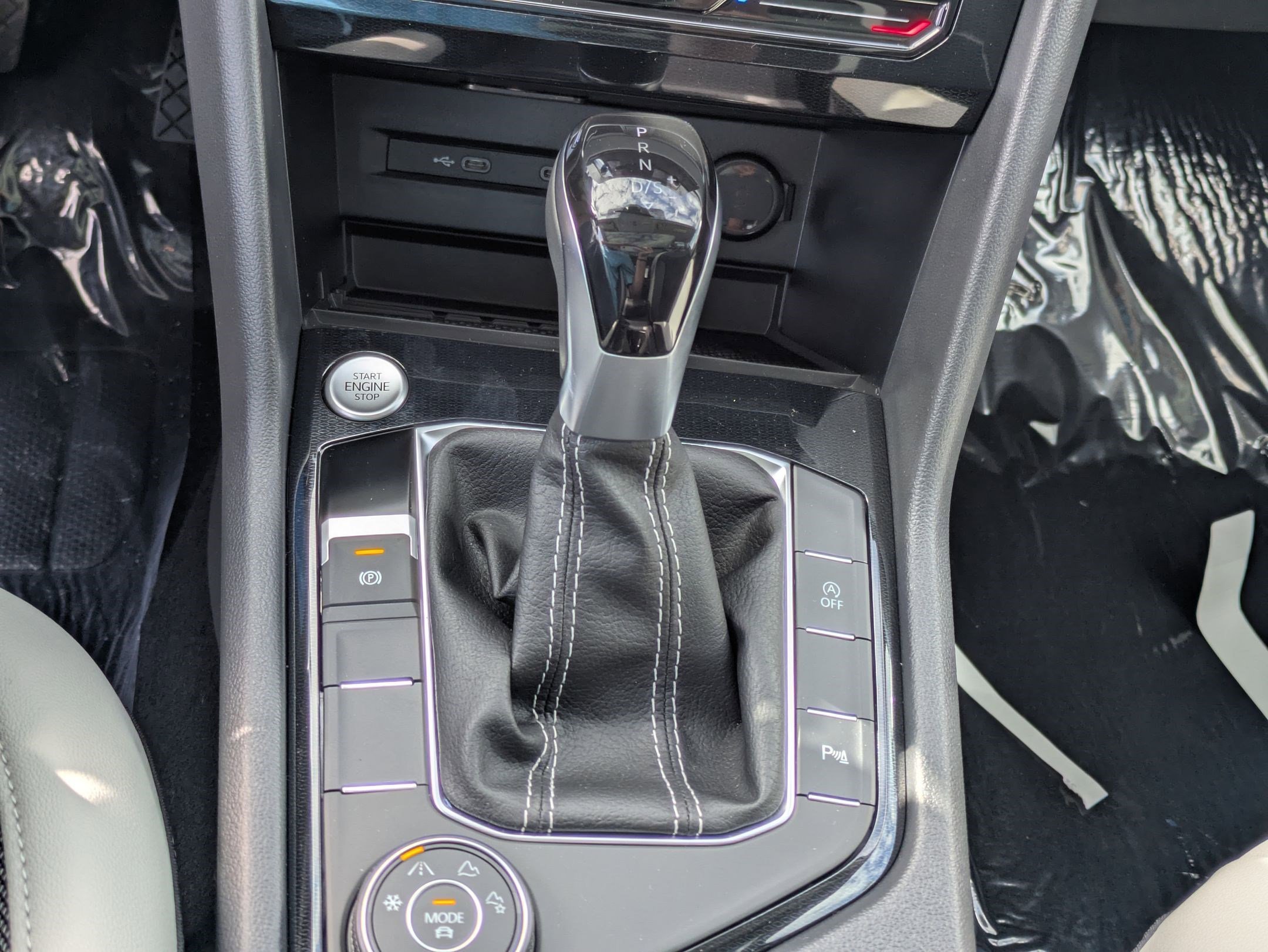 New 2026 Platinum Gray Metallic Volkswagen SE image 12