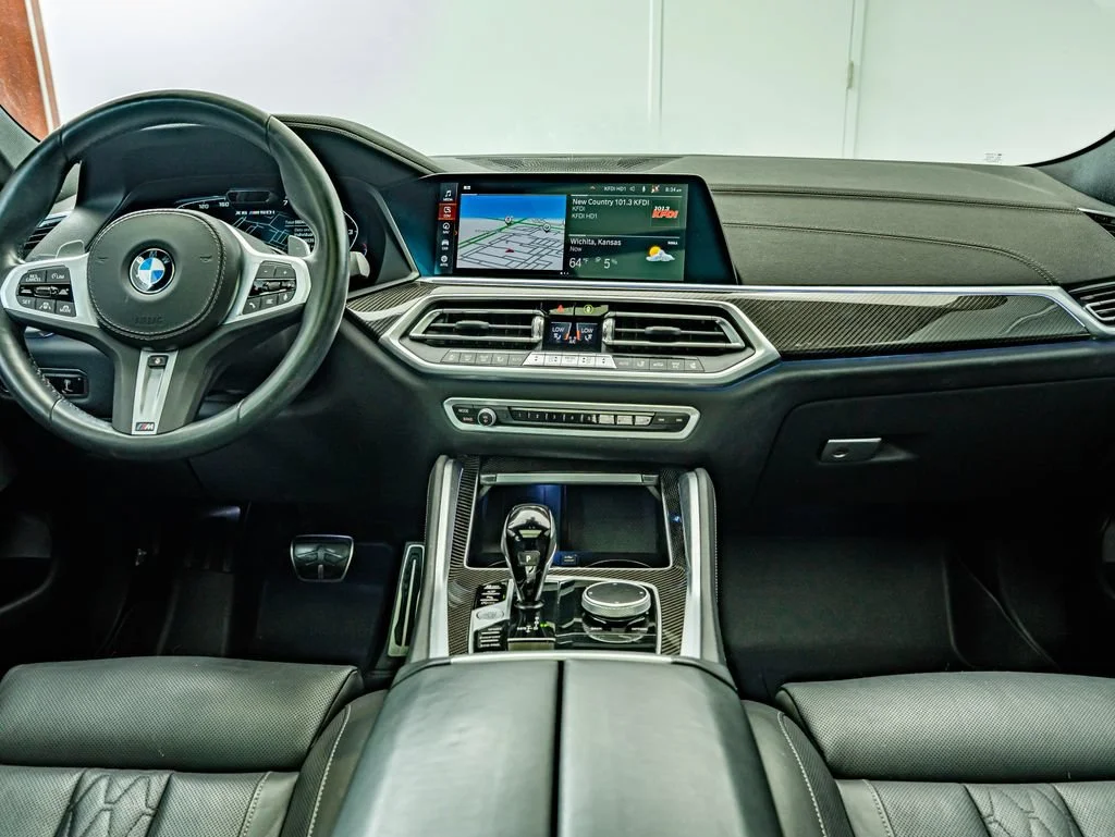 Used 2023 Frozen Brilliant White Metallic BMW M50i image 29