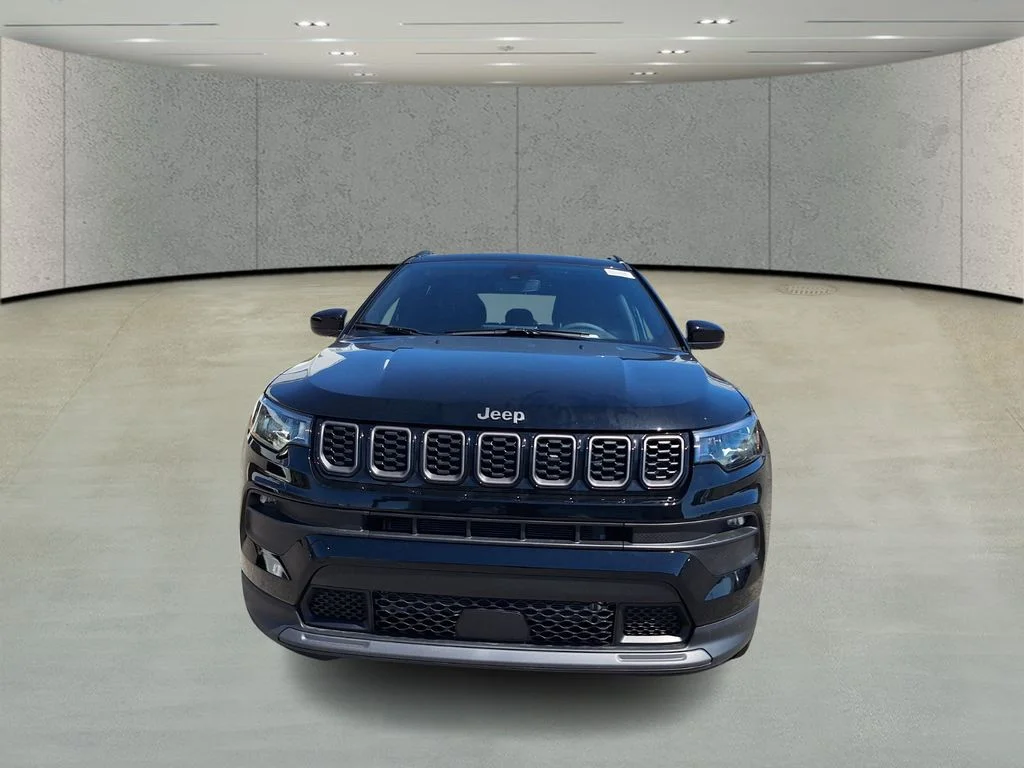 New 2026 Diamond Black Crystal Pearlcoat Jeep Latitude image 2