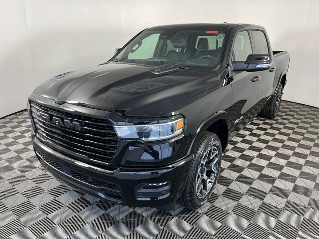 New 2026 Diamond Black Crystal Pearl-Coat Exterior Paint RAM Laramie image 2