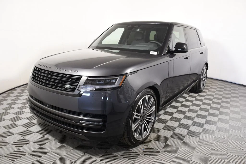 2026 Land Rover Range Rover 3.0 SE LWB 7's photo