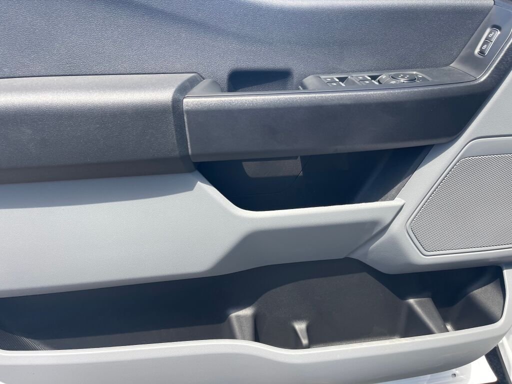 New 2026 Oxford White Ford XL image 7