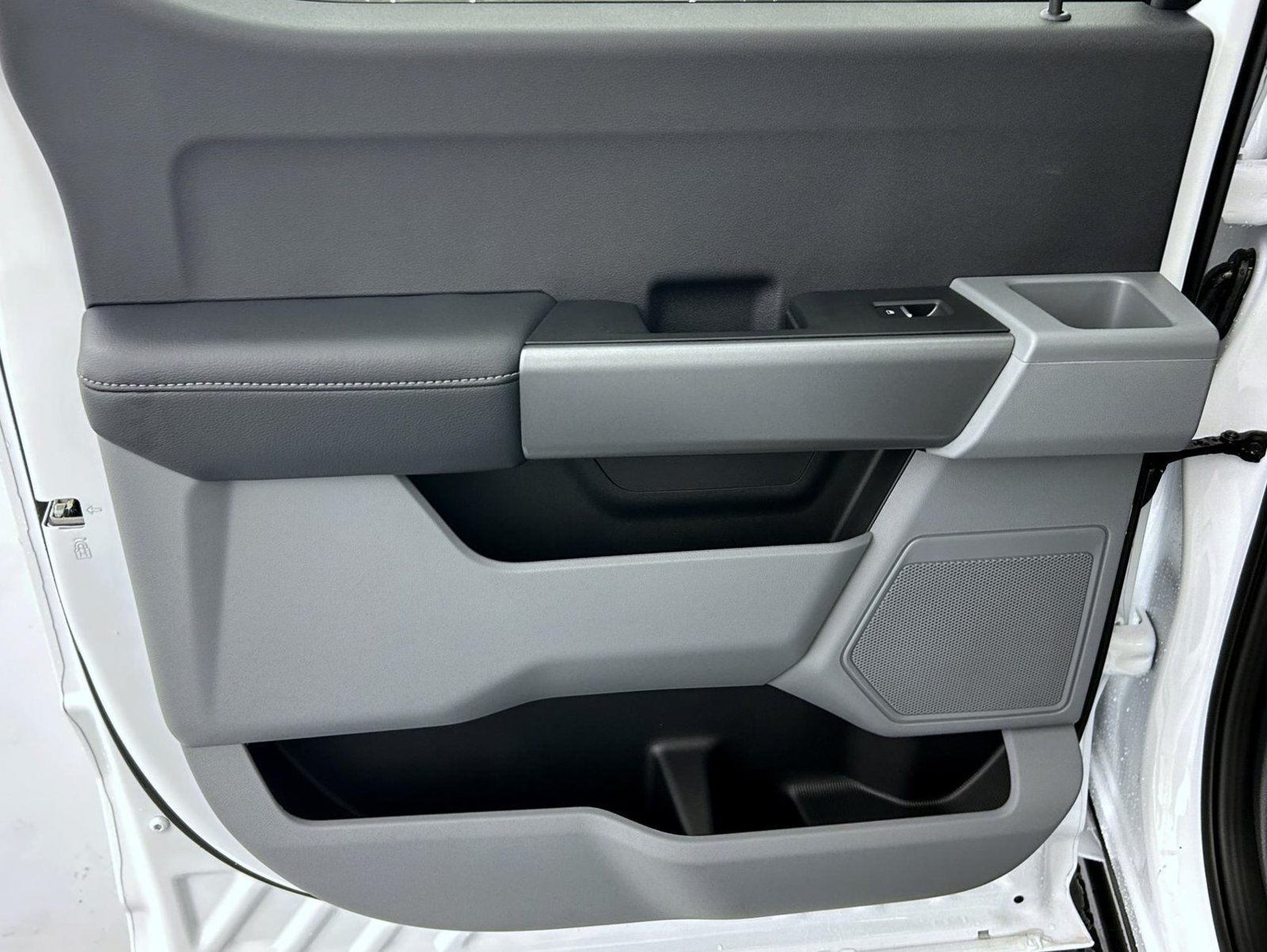 New 2026 Oxford White Ford XL image 20