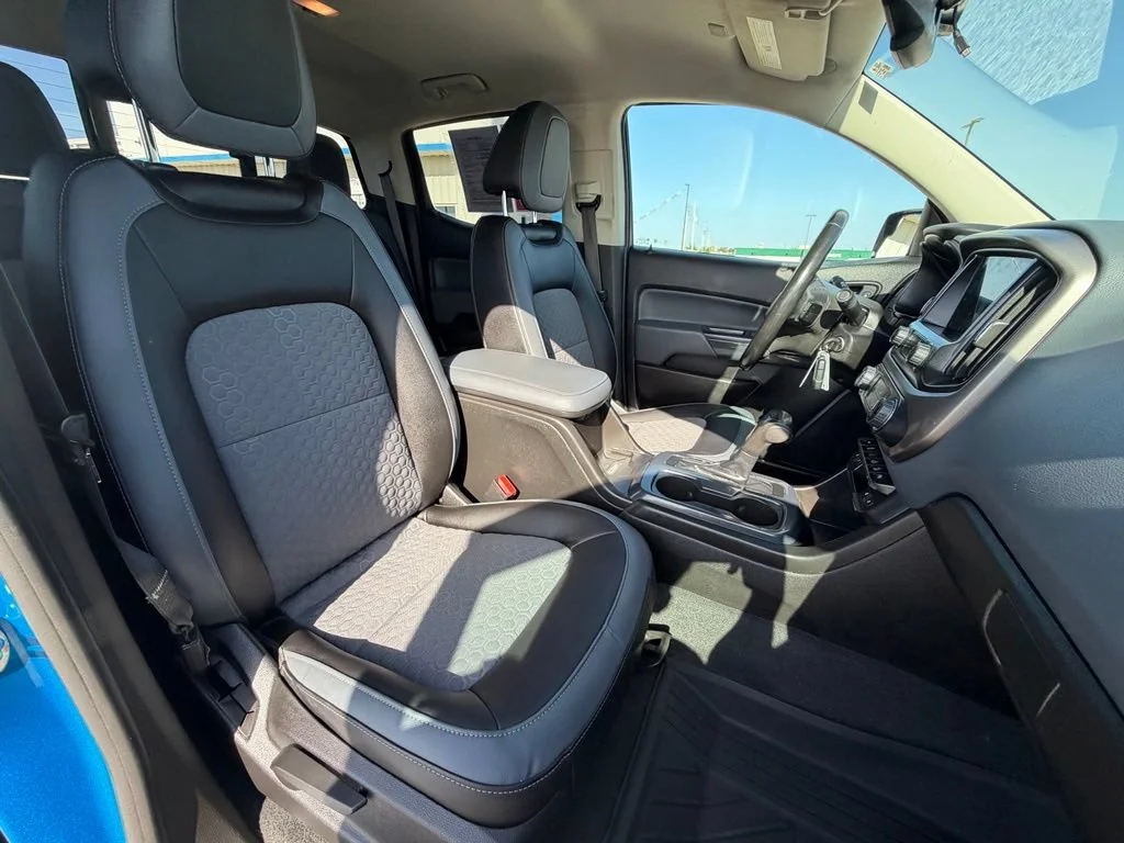 Used 2021 BRIGHT BLUE METALLIC Chevrolet 4WD Z71 image 29
