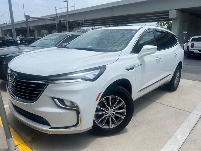 2023 Buick Enclave Essence's photo
